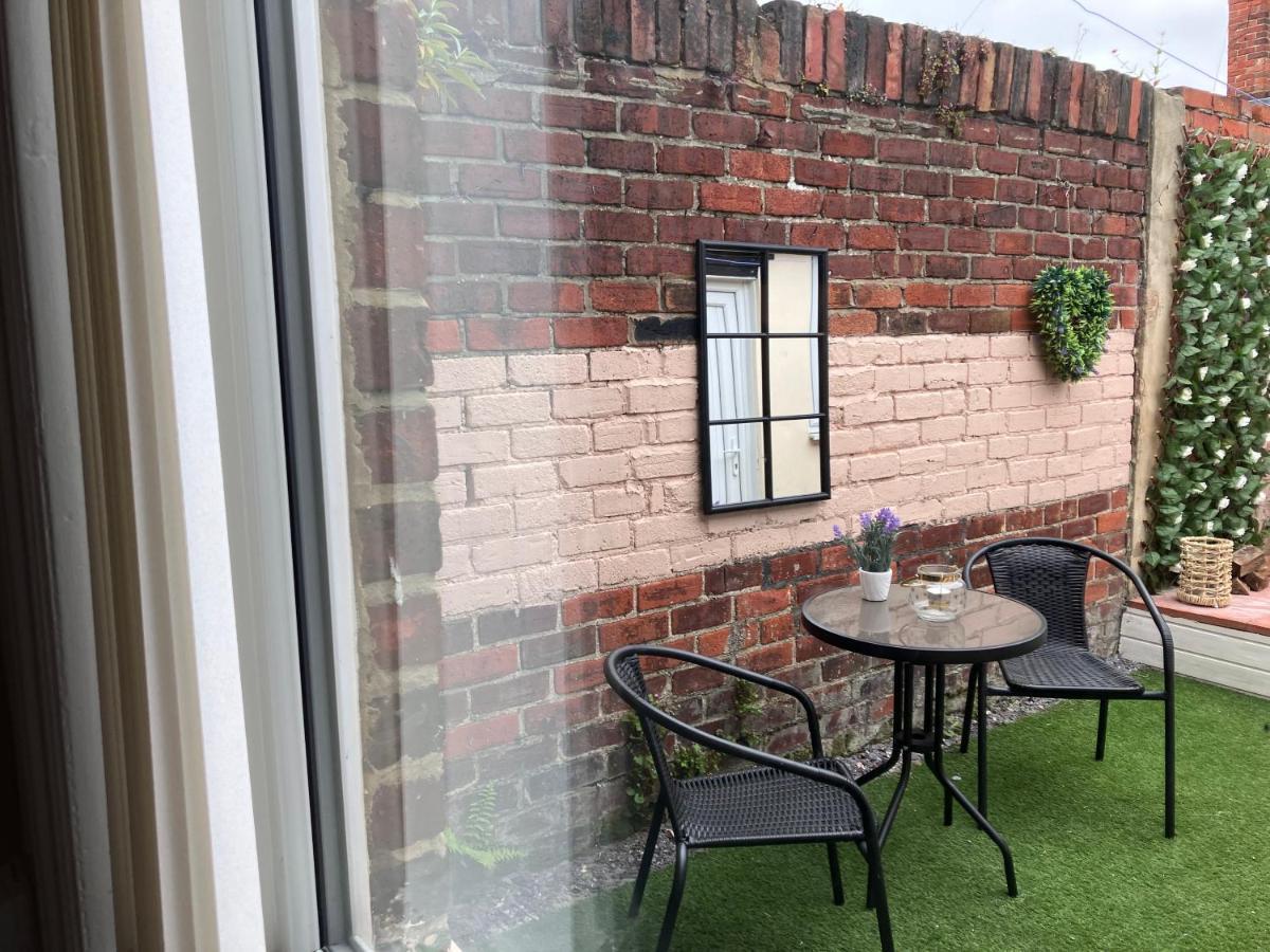 Romford Cottage - Close To Centre, Hospital Crownworks Studio Nissan And Stadium Of Light Съндърланд Екстериор снимка